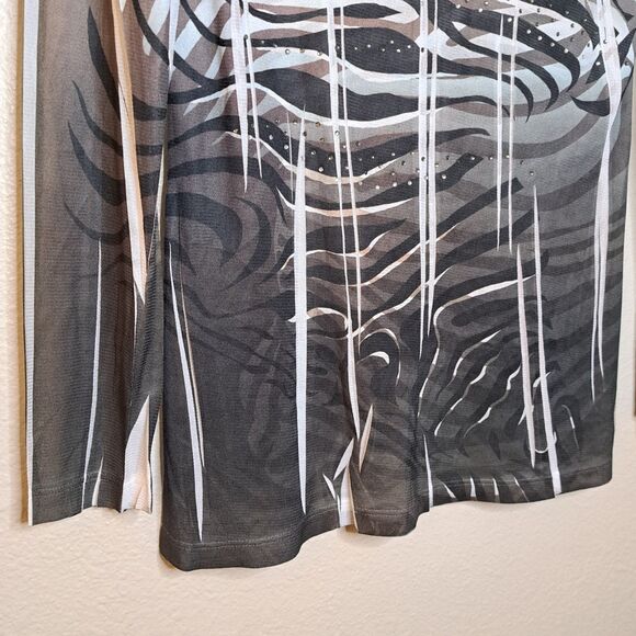 Manon USA Long Sleeve Printed Top Size M Lightweight Stretch - Picture 5 of 8